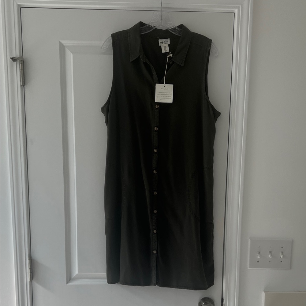 Nicole Miller Black Sleeveless Dress
